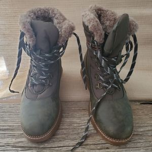 Olive Boots size 7/8